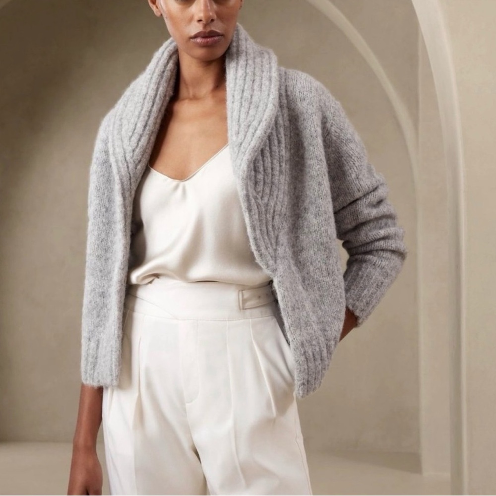 Banana Republic shawl collar "Esme
Cardigan" Beige Size small alpaca cozy luxury